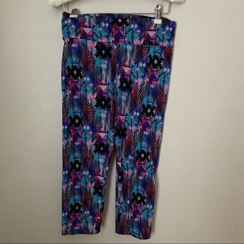 Cropped Leggings Capris Patterned Multi-Color Athleisure Athletic Workout Casual - Picture 6 of 6